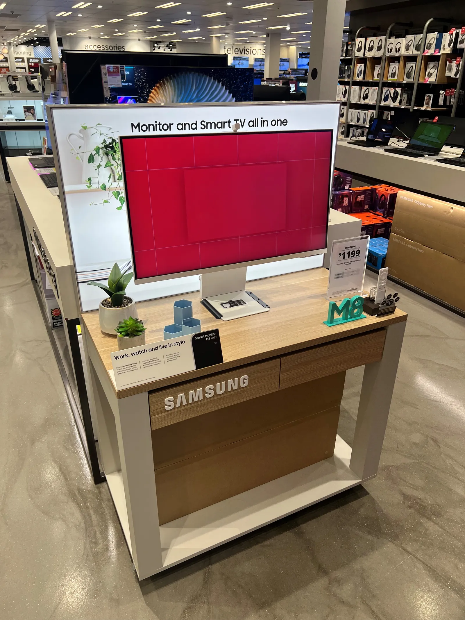 Samsung – M8 — project detail 1